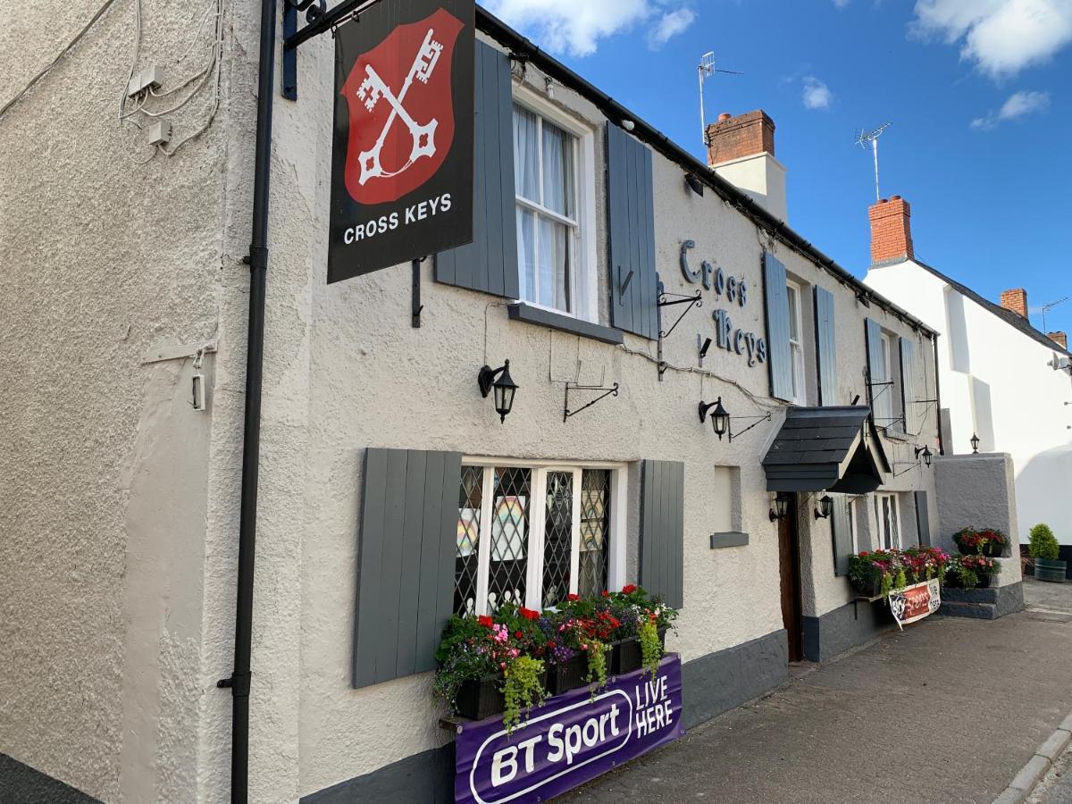 The Crosskeys Inn Usk Bagian luar foto