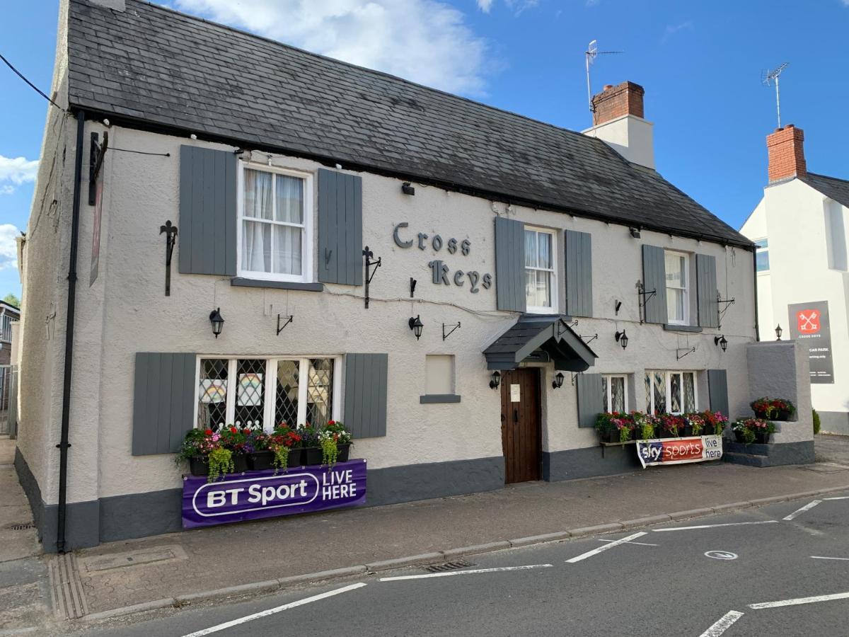 The Crosskeys Inn Usk Bagian luar foto